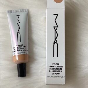 MAC COSMETICS Strobe Dewy Skin Tint - Cream Light 3, Med 2